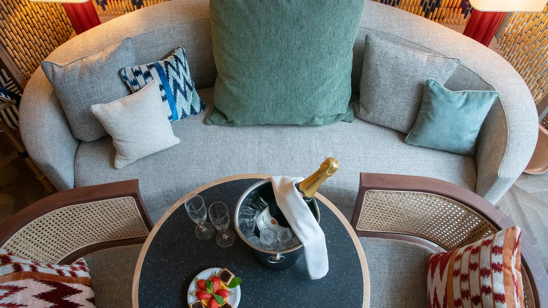 Novotel Suites Nice Airport 4*,